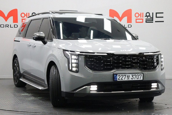 2025 Kia Carnival с пробегом 6 246 км