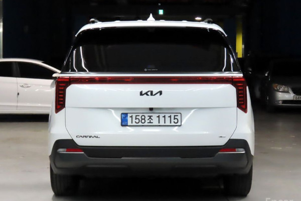 2025 Kia Carnival с пробегом 19 200 км