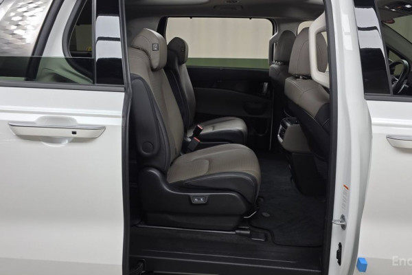 2024 Kia Carnival с пробегом 37 602 км