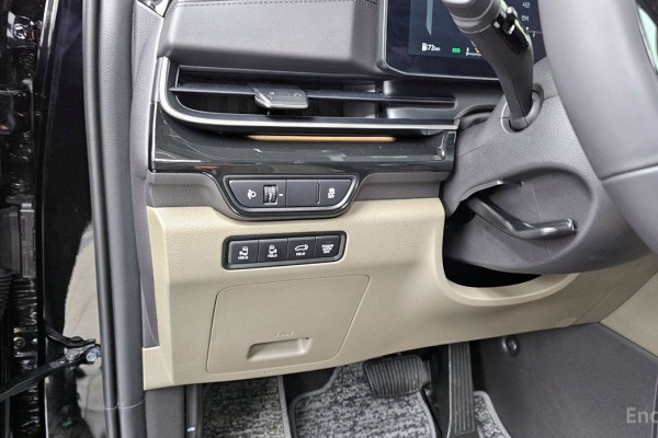 2025 Kia Carnival с пробегом 10 452 км