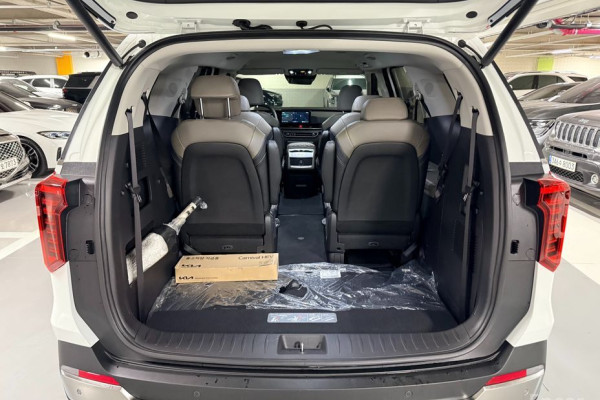 2025 Kia Carnival с пробегом 5 897 км
