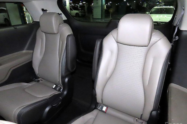 2024 Kia Carnival с пробегом 85 355 км