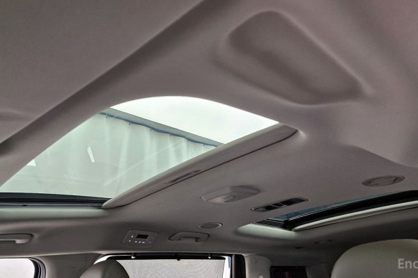 2025 Kia Carnival с пробегом 10 452 км