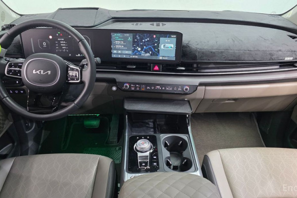 2024 Kia Carnival с пробегом 23 841 км