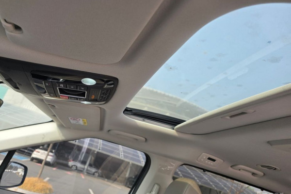 2024 Kia Carnival с пробегом 4 941 км