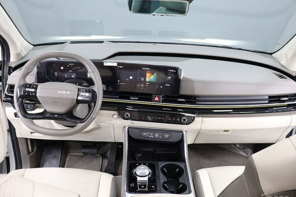 2025 Kia Carnival с пробегом 6 246 км