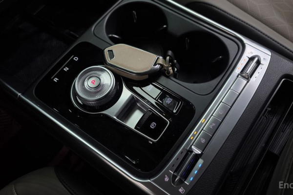 2024 Kia Carnival с пробегом 23 841 км