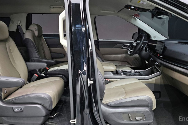 2024 Kia Carnival с пробегом 31 539 км