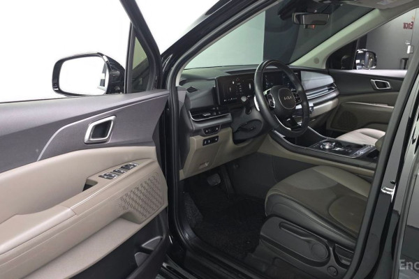 2023 Kia Carnival с пробегом 56 639 км