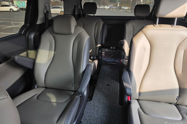 2024 Kia Carnival с пробегом 4 941 км