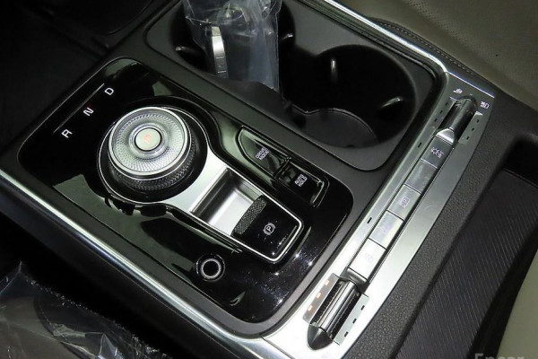 2024 Kia Carnival с пробегом 85 355 км