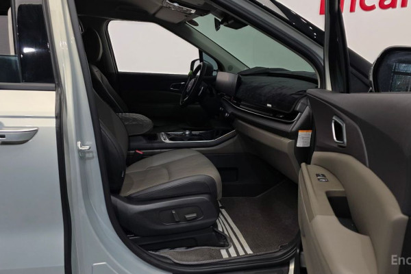 2024 Kia Carnival с пробегом 23 841 км