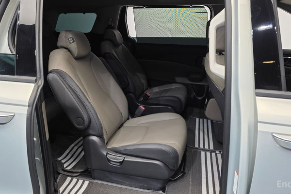 2024 Kia Carnival с пробегом 23 841 км