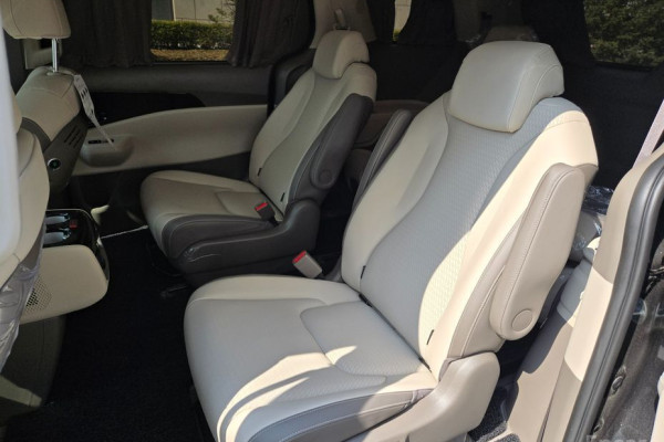 2026 Kia Carnival с пробегом 1 059 км