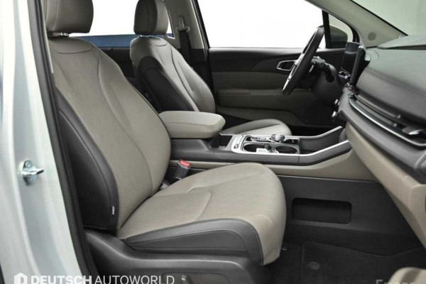 2025 Kia Carnival с пробегом 10 000 км