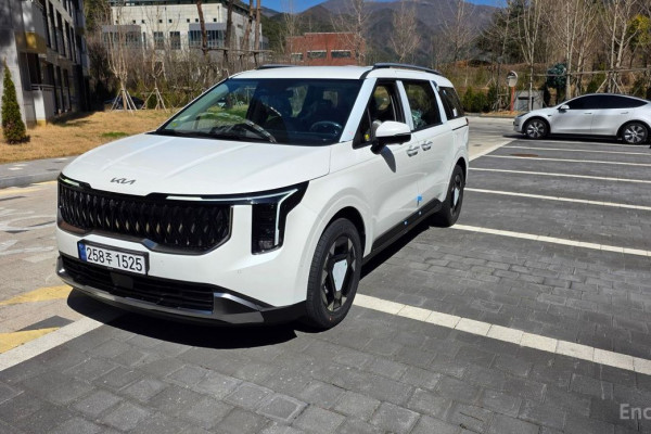 2026 Kia Carnival с пробегом 27 км