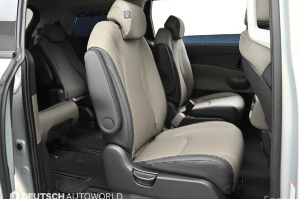 2025 Kia Carnival с пробегом 10 000 км