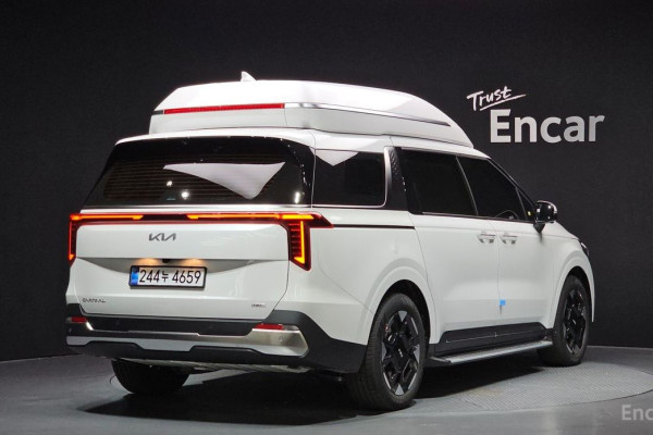 2025 Kia Carnival с пробегом 20 км