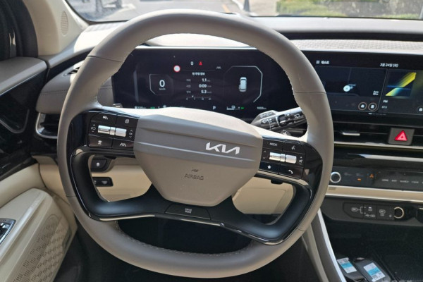 2026 Kia Carnival с пробегом 1 059 км