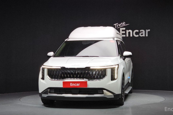 2025 Kia Carnival с пробегом 20 км