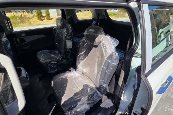 2026 Kia Carnival с пробегом 27 км