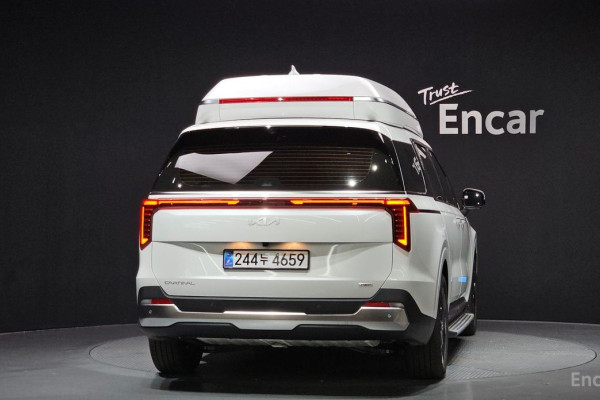 2025 Kia Carnival с пробегом 20 км