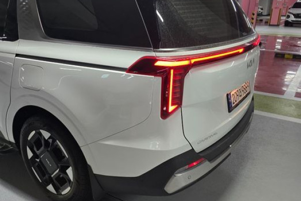 2024 Kia Carnival с пробегом 38 000 км