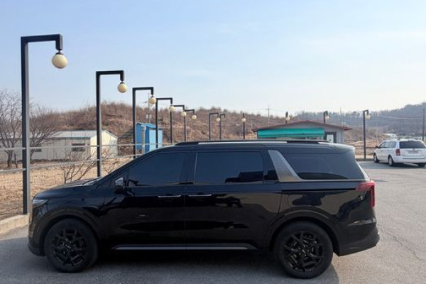 2025 Kia Carnival с пробегом 11 500 км