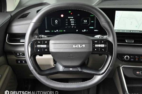 2025 Kia Carnival с пробегом 10 000 км