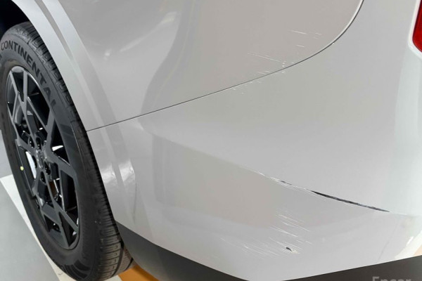 2025 Kia Carnival с пробегом 4 200 км