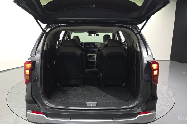 2023 Kia Carnival с пробегом 56 639 км