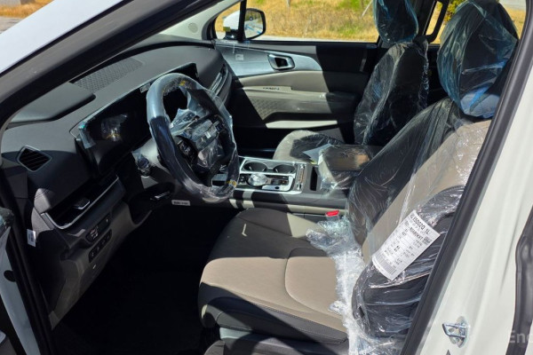 2026 Kia Carnival с пробегом 27 км