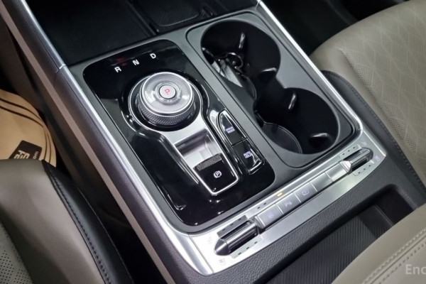 2024 Kia Carnival с пробегом 63 000 км