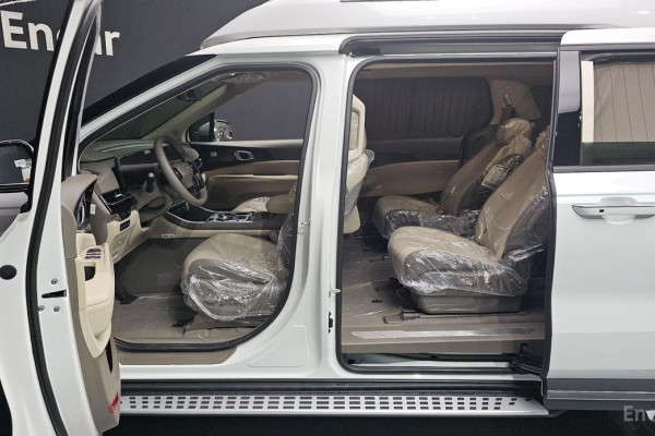 2025 Kia Carnival с пробегом 20 км