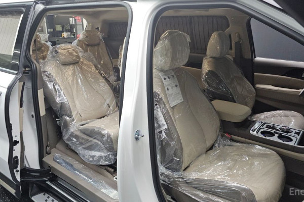 2025 Kia Carnival с пробегом 20 км