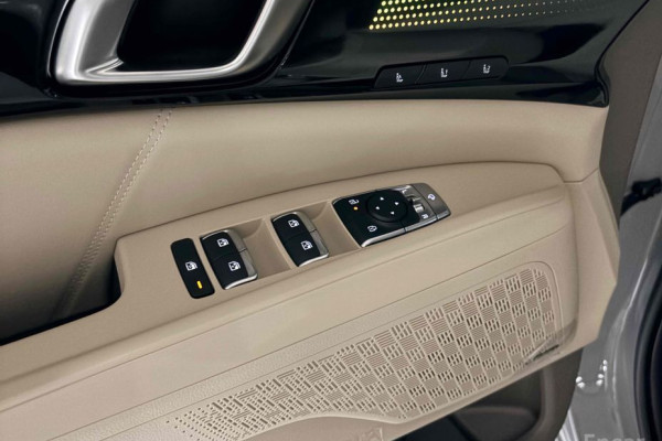 2025 Kia Carnival с пробегом 4 200 км