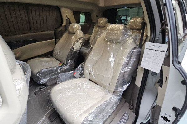 2025 Kia Carnival с пробегом 20 км