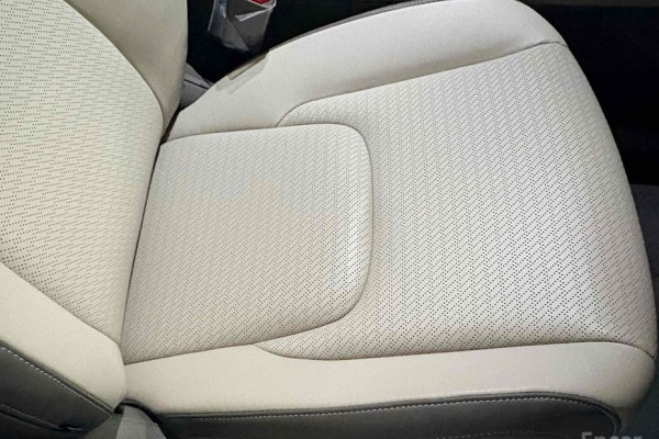 2025 Kia Carnival с пробегом 4 200 км