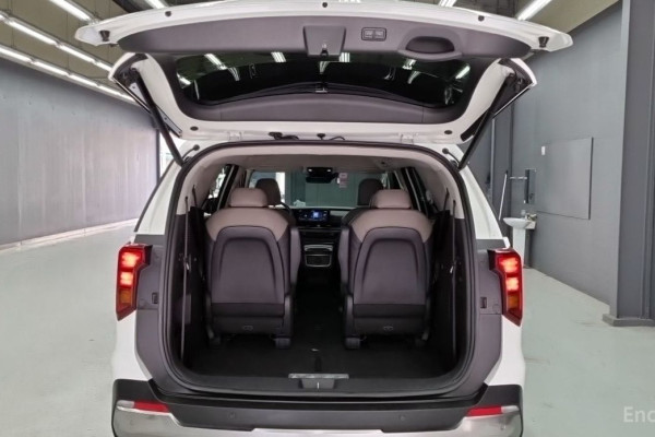 2024 Kia Carnival с пробегом 63 000 км