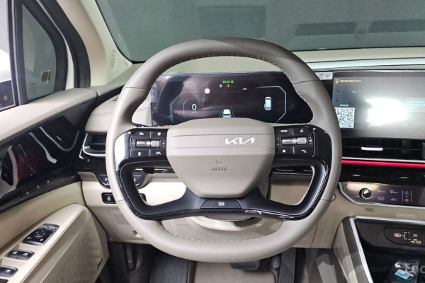 2025 Kia Carnival с пробегом 20 км