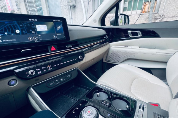 2024 Kia Carnival с пробегом 39 000 км