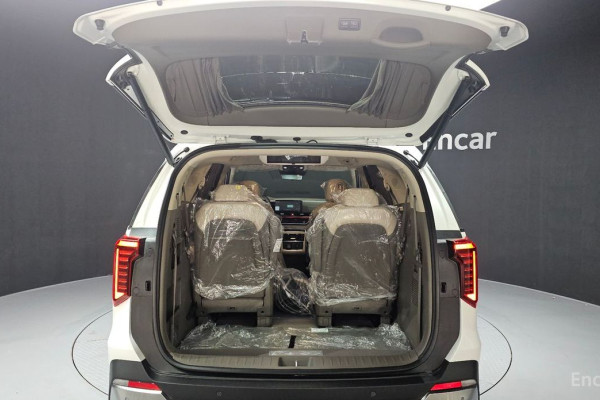 2025 Kia Carnival с пробегом 20 км