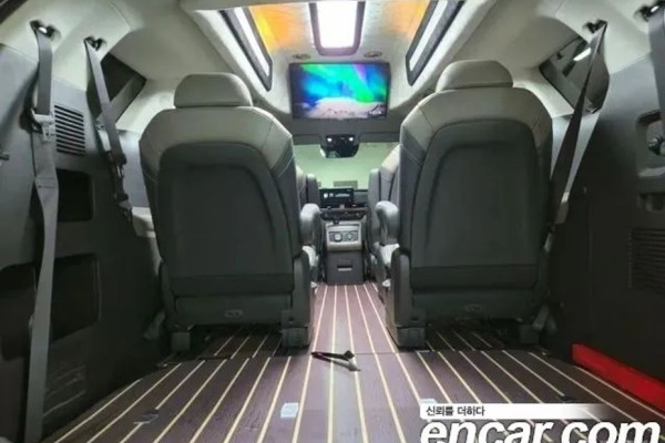 2025 Kia Carnival с пробегом 13 106 км