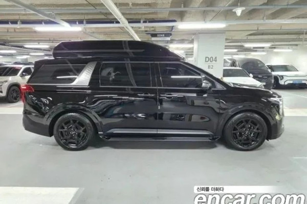 2025 Kia Carnival с пробегом 13 106 км