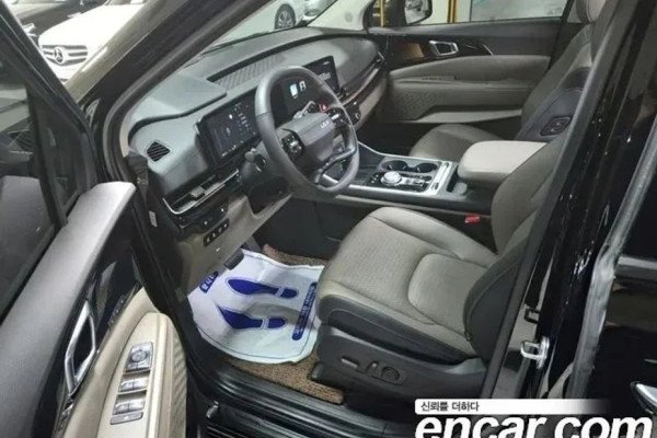 2025 Kia Carnival с пробегом 13 106 км