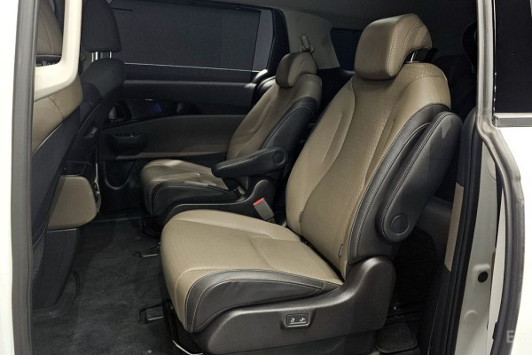 2024 Kia Carnival с пробегом 41 281 км