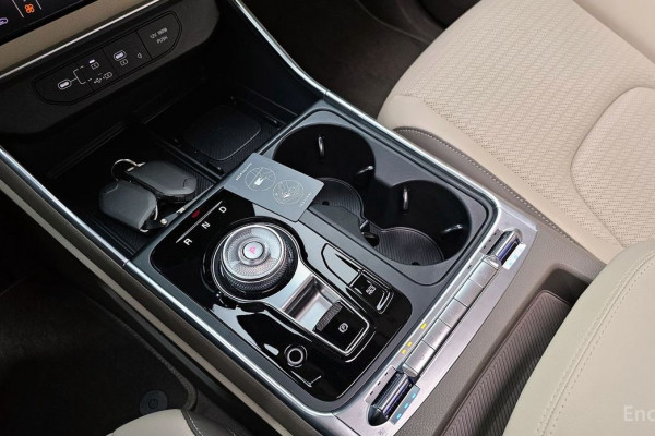 2025 Kia Carnival с пробегом 10 957 км