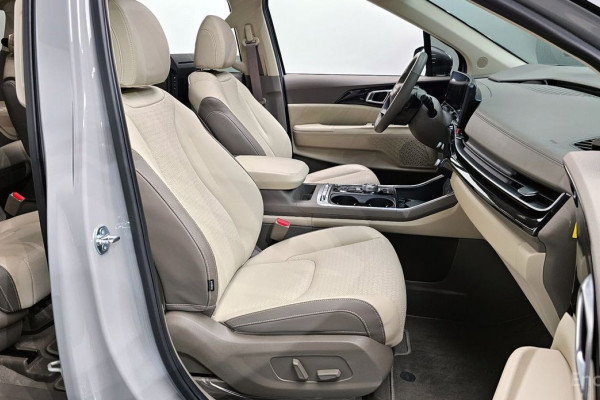 2025 Kia Carnival с пробегом 10 957 км