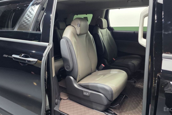 2024 Kia Carnival с пробегом 11 838 км