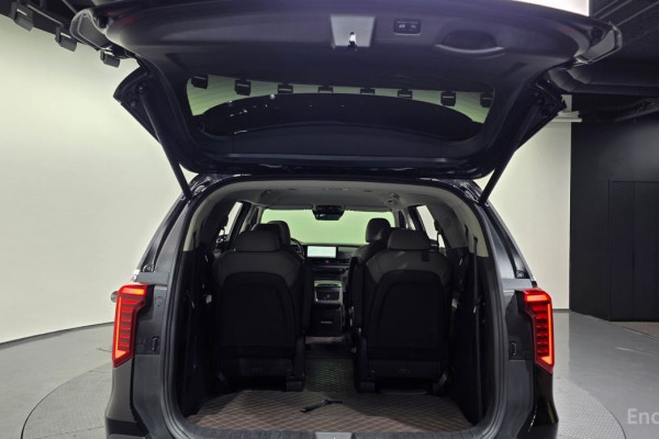 2024 Kia Carnival с пробегом 11 838 км